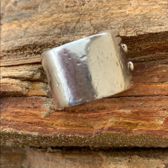 Ring - Picture 3 of 5